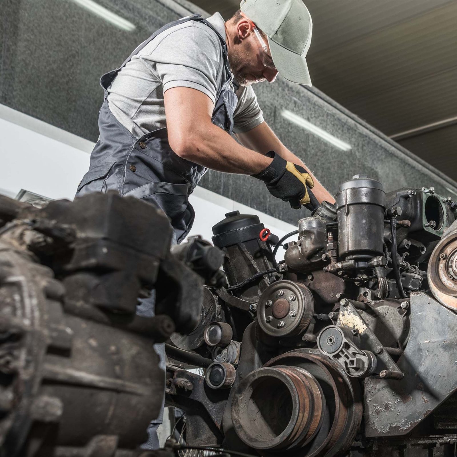 Technicians at work at Diesel Truck Repair LLC in Oklahoma City