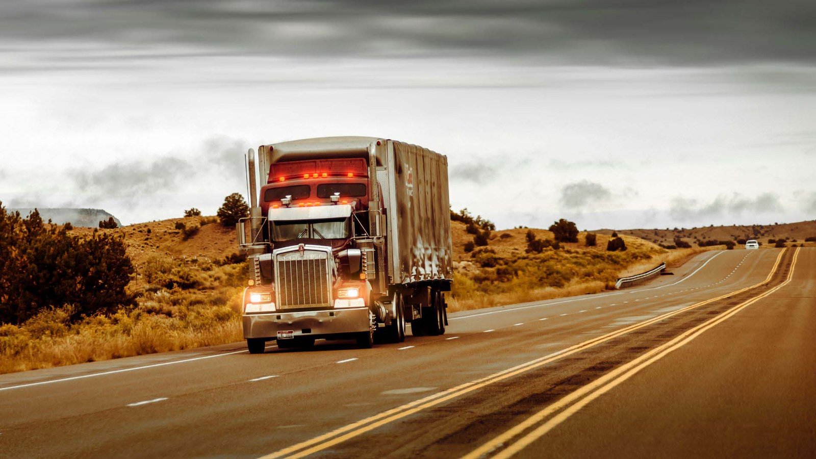 Commercial trucks on the I-40 corridor near Oklahoma City